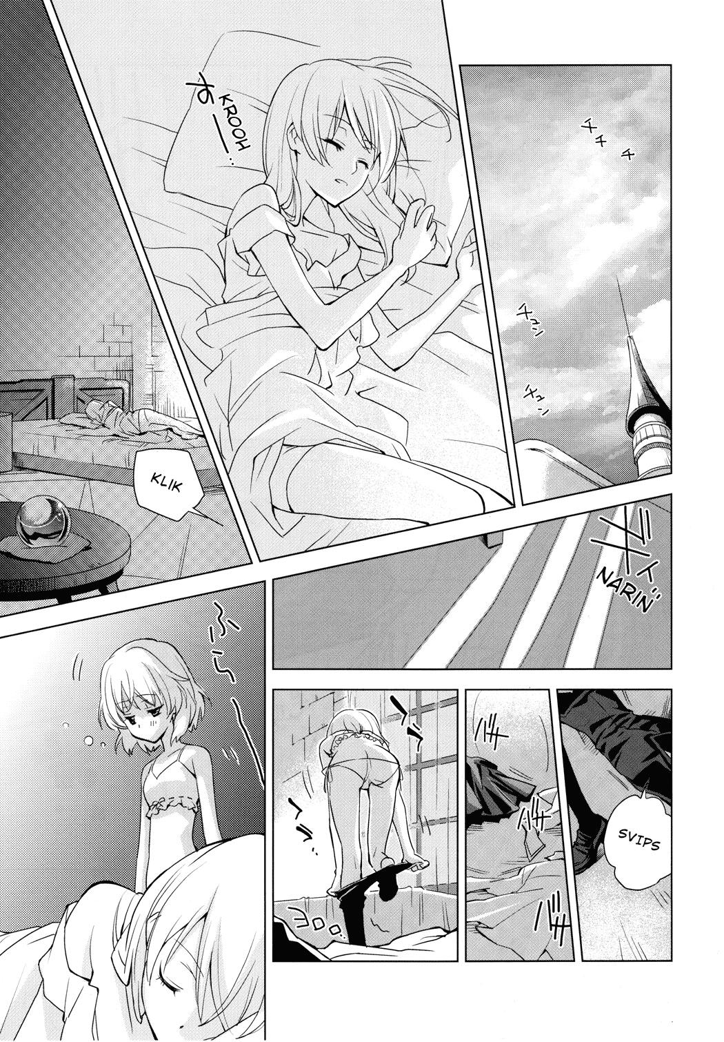 Tight Pussy Pantsu to Zubon no Kyoukaisen - Strike witches Squirters - Page 4